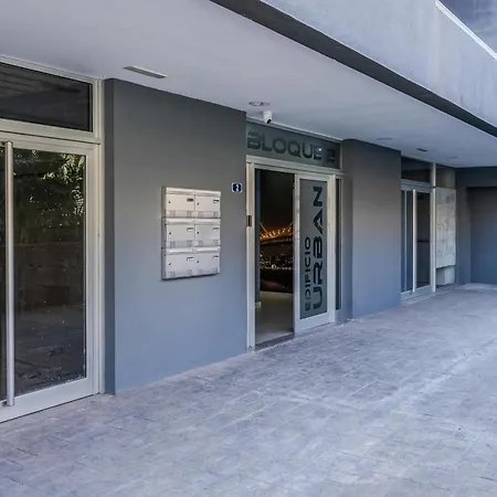 Hayam Apartamentos, Cristianos *