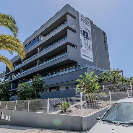 Hayam Apartamentos, Cristianos